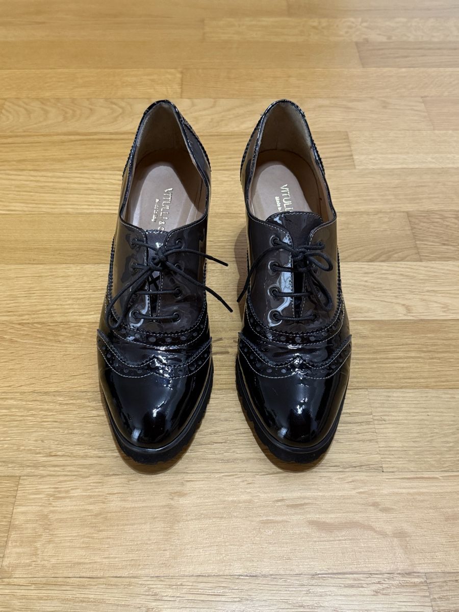 Chaussures femmes: Schuhe VITULLI & CO Lackleder Grösse 39 – D'occasion à Volketswil par Flamingo_66 1