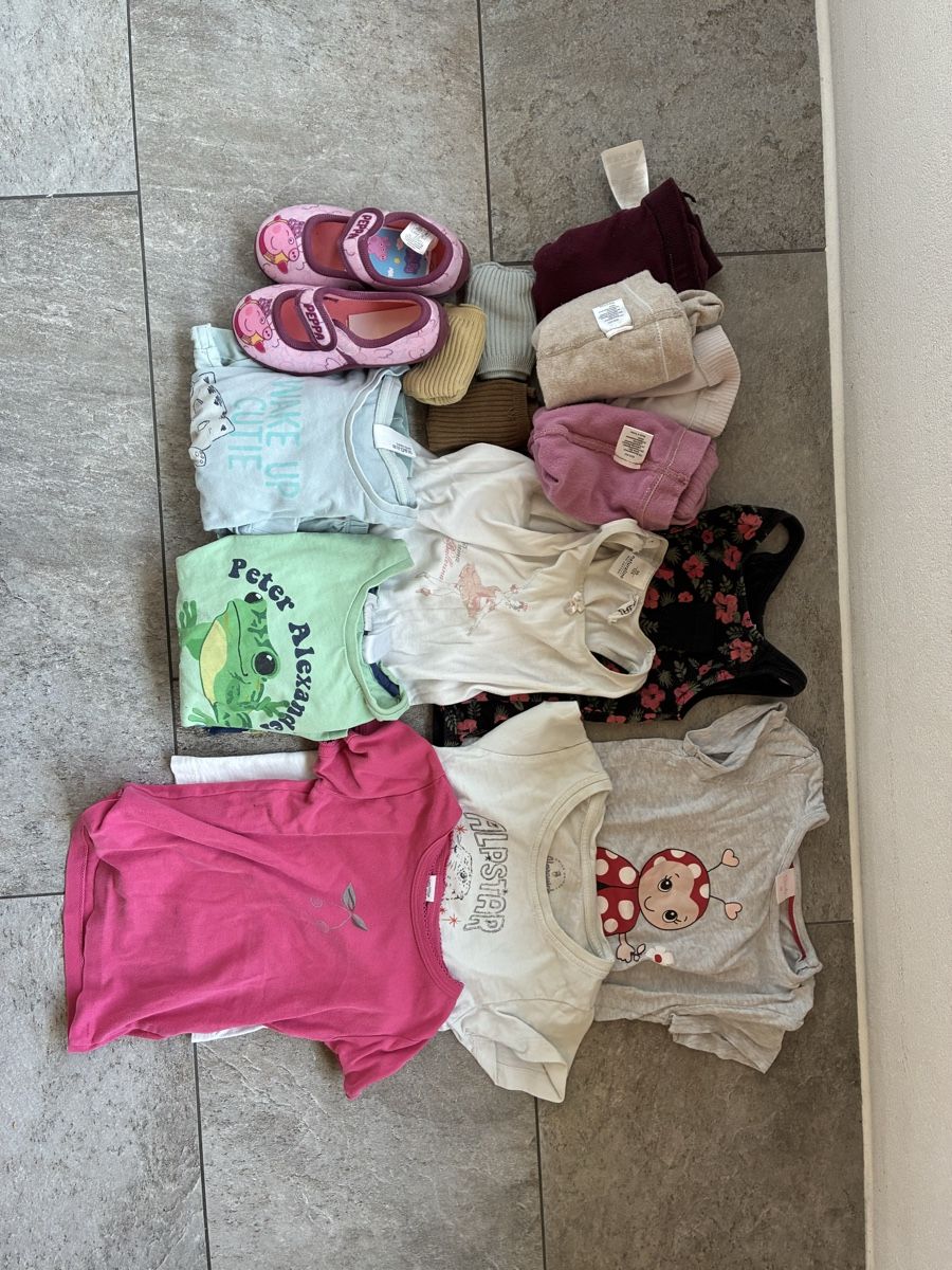 Kleiderpakete & -sets: Grosses Alljahres-Mädchenpaket Gr. 98 – Gebraucht aus Ruschein von CalmAir 7