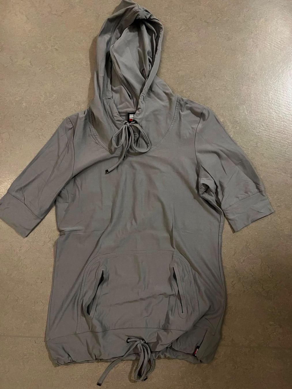Lots de vêtements: 6 Teilliges Kleideroaket – D'occasion à Zürich par Ivona3 4