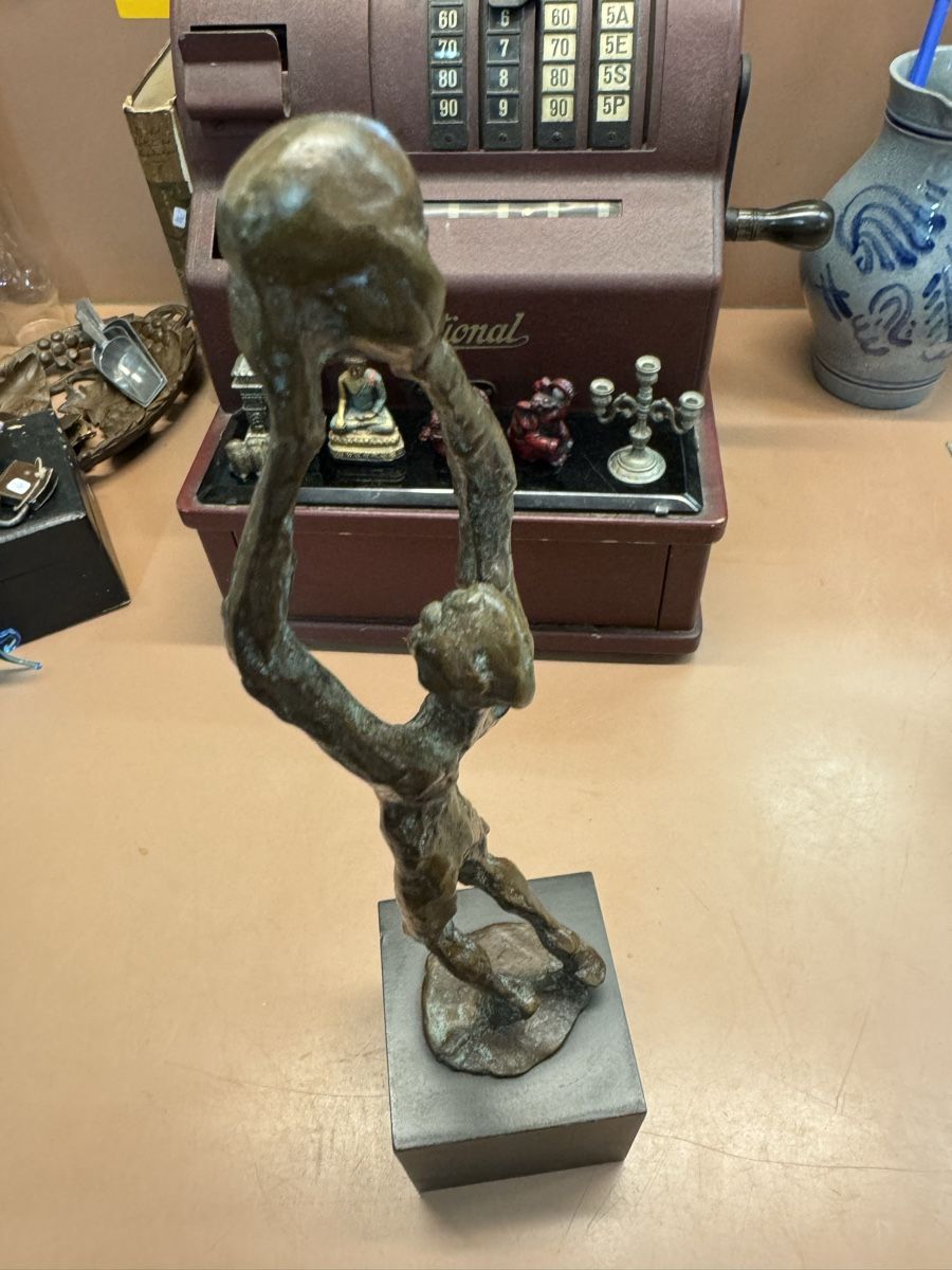 Sculture & Statue: Bronze Skulptur "Mann mit Kugel  – Usato da Chur venduto da Meriva0 2