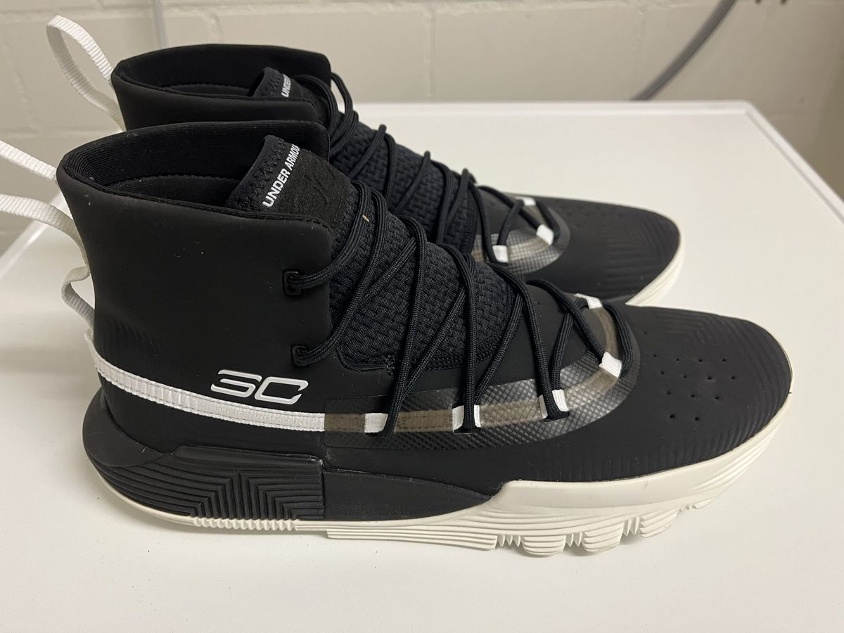 Under Armour Chaussures hommes: Under Armour Schuhe SC 3Zero II Gr. 44.5 – Neuf avec emballage d'origine à Zürich par Luca-g79