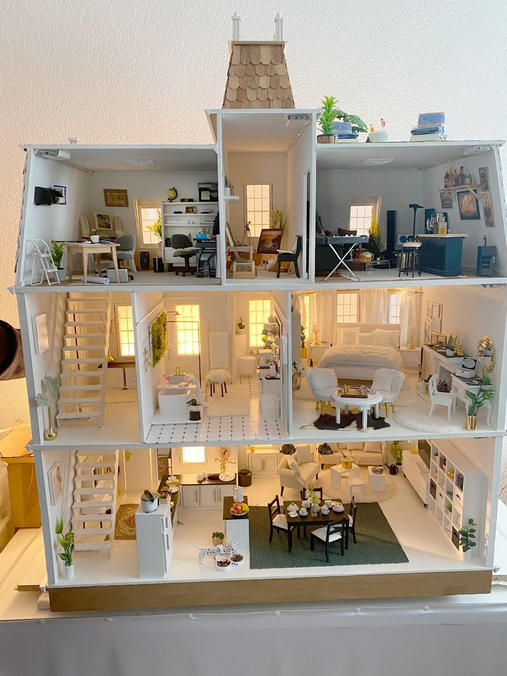 Puppenhäuser & -möbel: EINZIGARTIGES PUPPENHAUS ZUM TRÄUMEN ODER SPIELEN – Neu (gemäss Beschreibung) aus thierachern von Styl 2