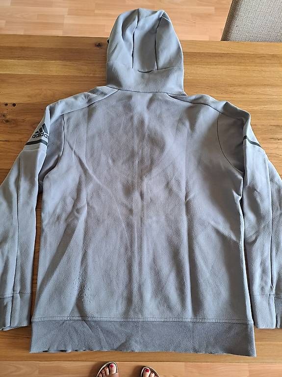 Adidas Giacche: FCB Kapuzen Jäckli, M – Usato da Basel venduto da kru_m5x5 1