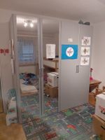 SCHÖNER 4- TÜRIGER KLEIDERSCHRANK/ SPIEGELTÜRENSCHRANK