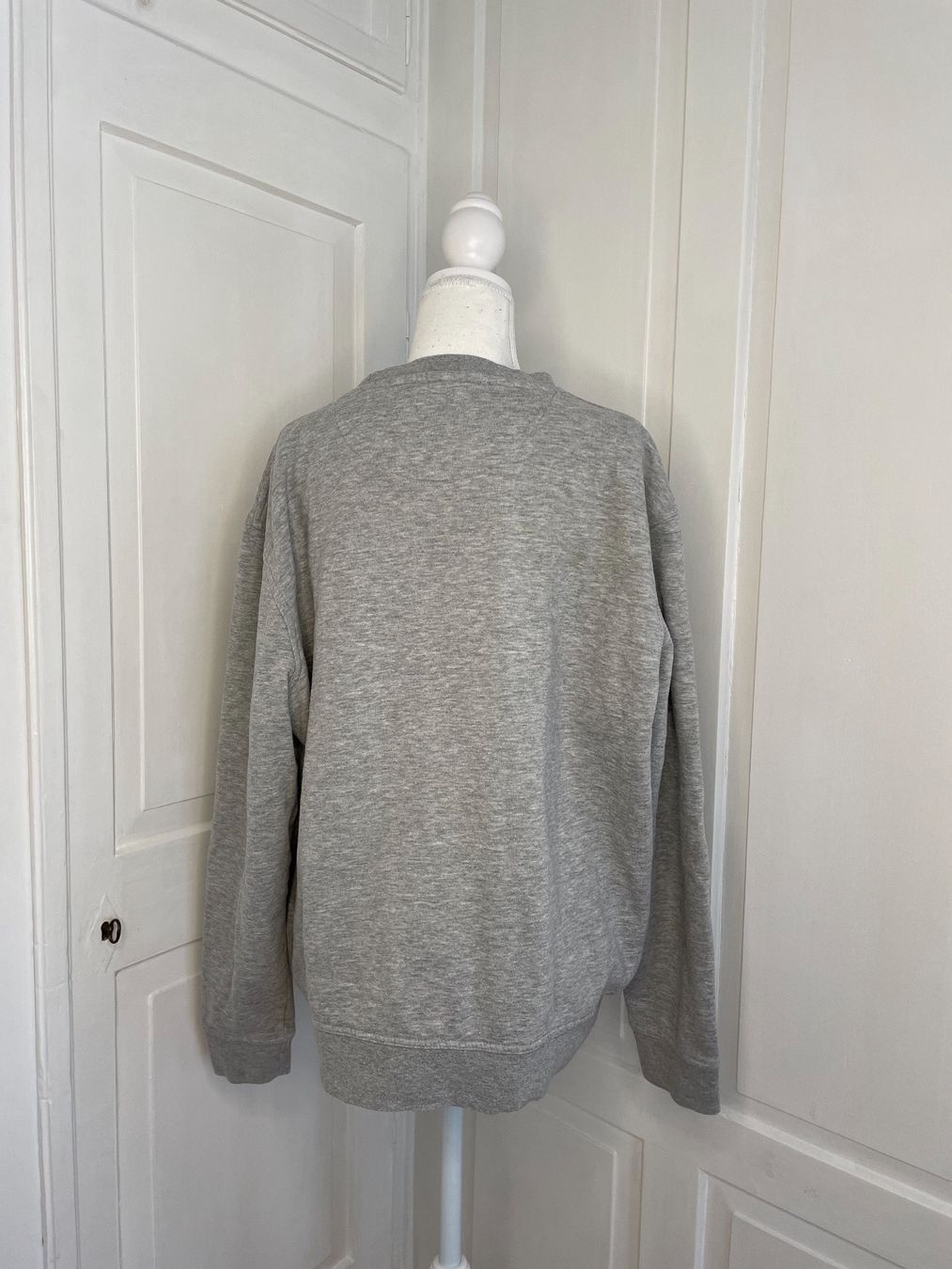 H&M Maglioni & Felpe: Vintage Sweatshirt – Usato da St. Gallen venduto da look-twice 1