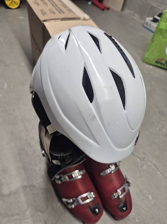 Helme & Visiere: Vendo scarponi e casco – Gebraucht aus Lostallo von LauRickra 1
