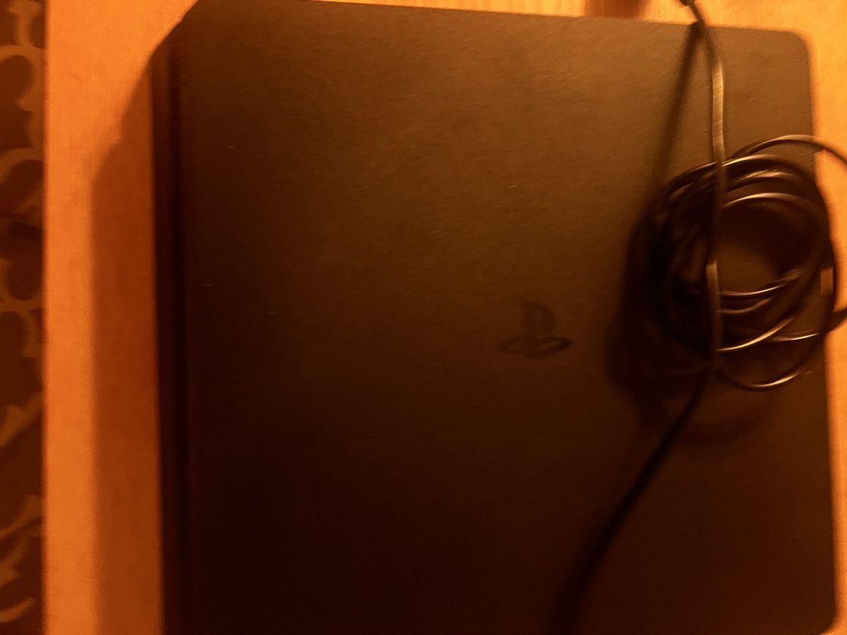 Sony Konsolen: PLAYSTATION 4 SLIM EDITION – Gebraucht aus Küsnacht ZH von lau_8qc2 4
