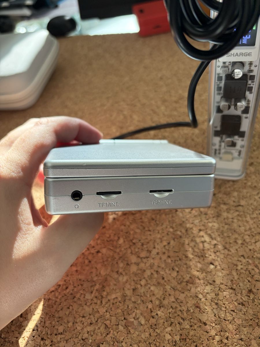 Anbernic Konsolen: Console Anbernic SP argent avec etui – Gebraucht aus La Chaux-de-Fonds von eli_s72t 4