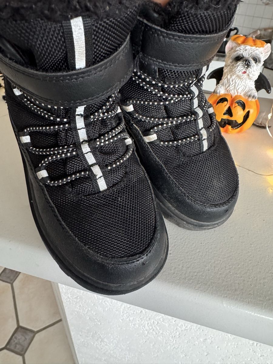 H&M Schuhe für Jungen: Winter boots size 26 H&M – Gebraucht aus Blonay von art_7f87 2