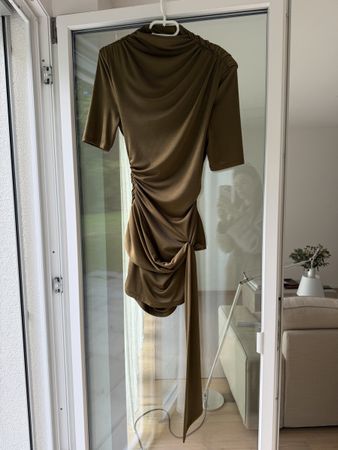 Zara Kleid Kurz Cocktail Khaki 