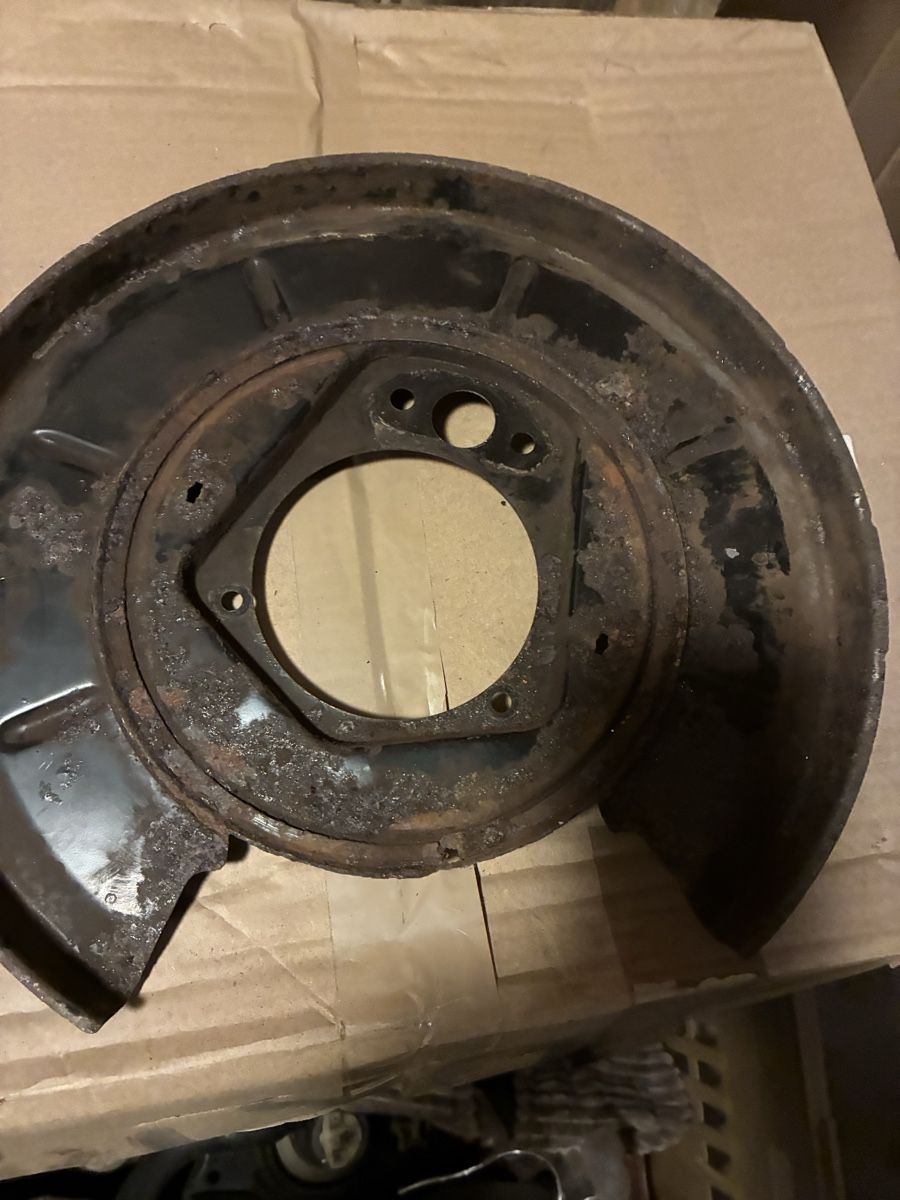 BMW Tutti pezzi di ricambio auto: Bmw e24 e28 bremsblech – Usato da Grenchen venduto da Netii10 3