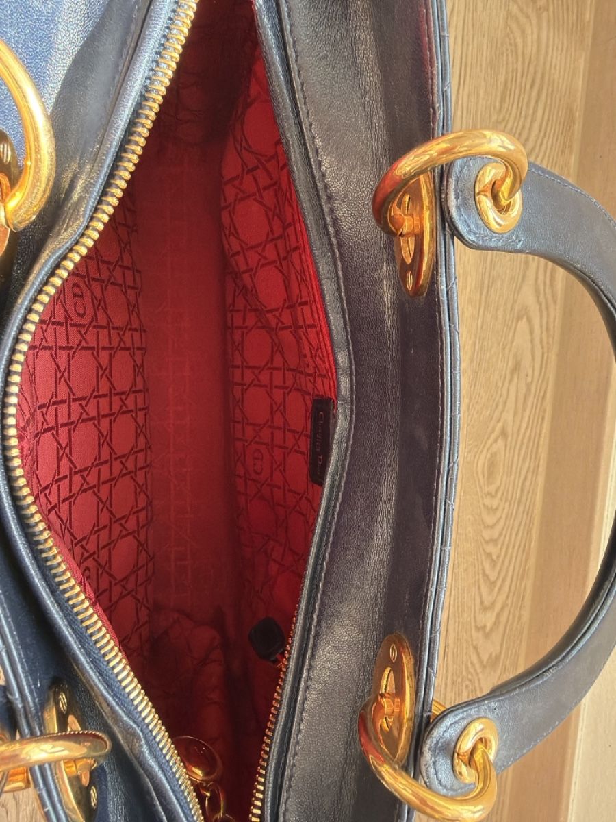 Dior Borse da donna: Lady Dior medium dunkelblau aus 2007 – Usato da Liestal venduto da amaroque 4