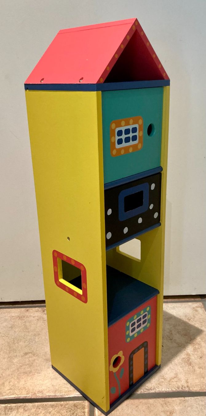 Spielhäuser: Kindermöbel zum Träumen – Gebraucht aus Eglisau von Shoprabbit 3