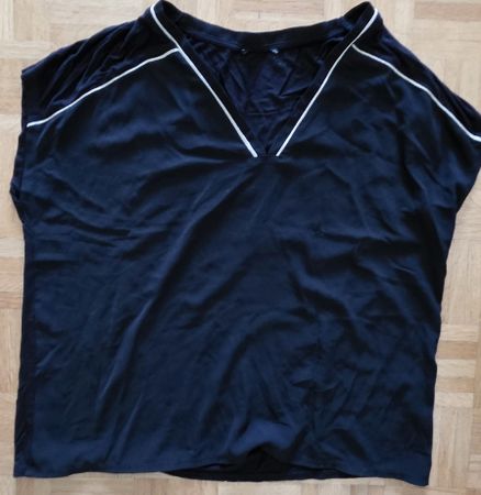 Top/Débardeur/Tshirt Noir Col V Taille XL