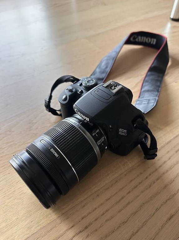 Fotocamera: Canon EOS 700D + Objektiv 18-200mm – Usato da Pfäffikon SZ venduto da JasminS.