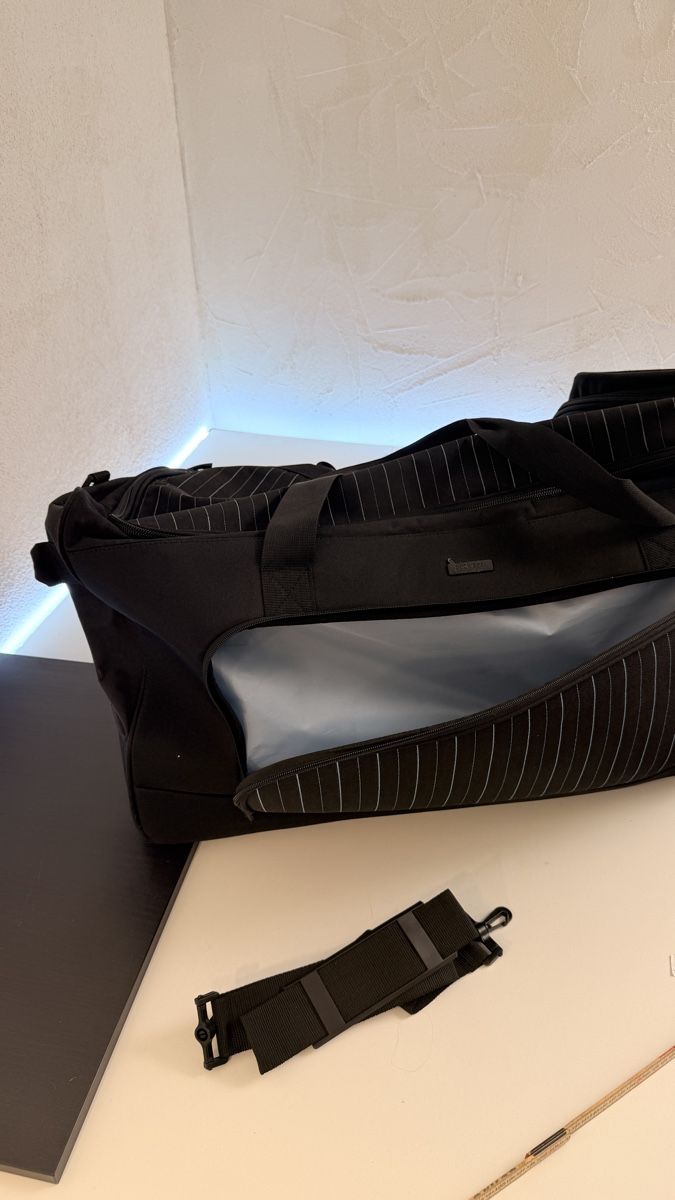 Borse: Reisetasche Pack Easy Switzerland schwarz gestreift – Usato da Rotkreuz venduto da perlengott 4