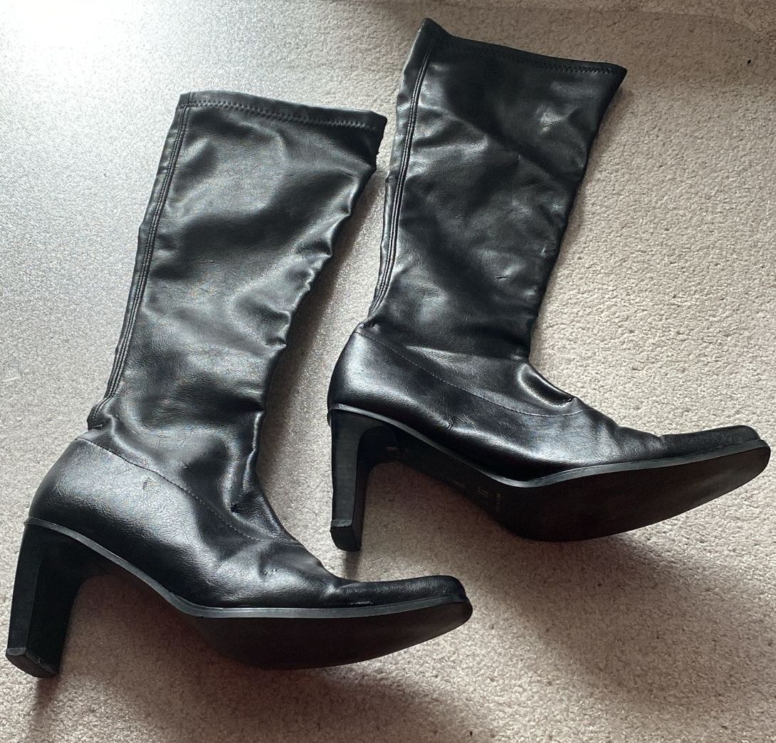 Scarpe da donna: Gr. 39 schwarze Schaftstiefel – Usato da Wagenhausen venduto da Svema 1