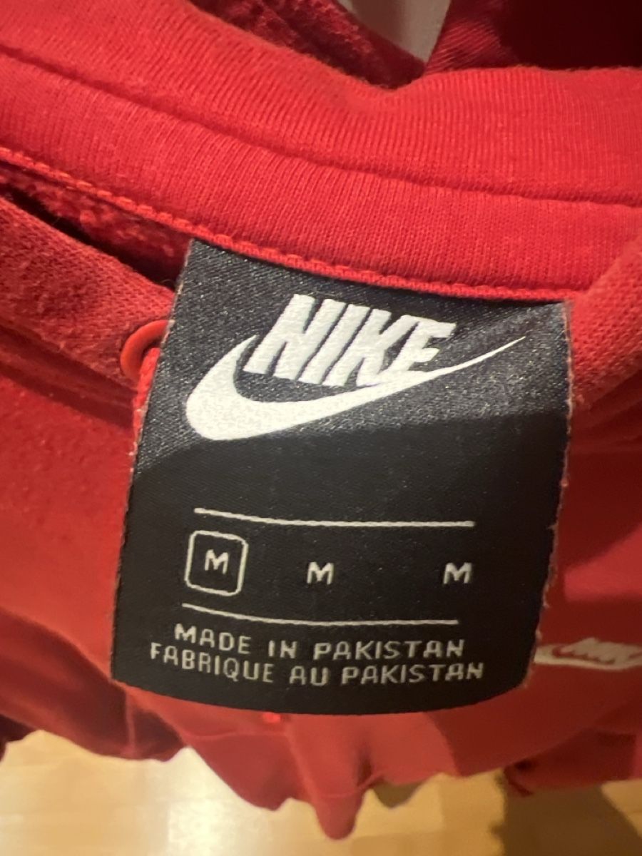 Nike Maglioni & Felpe: Roter Nike Hoodie – Usato da Oberengstringen venduto da pri_c8jk 1