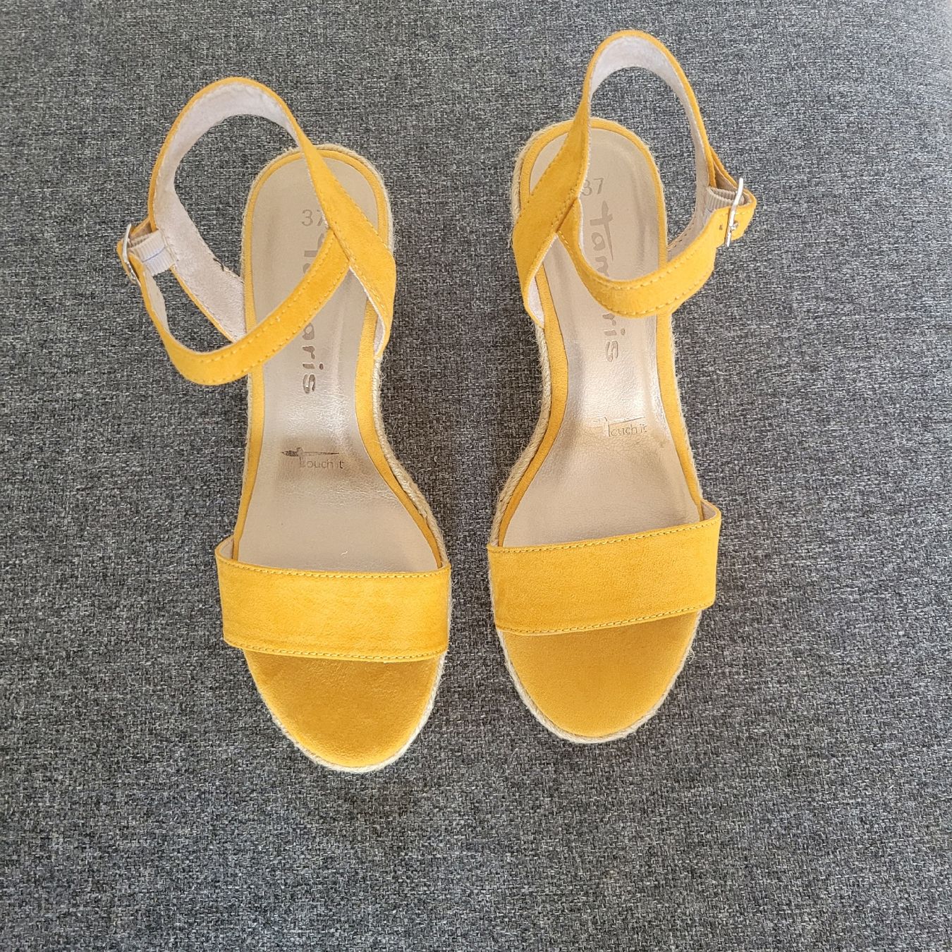Tamaris Scarpe da donna: Tamaris Keilsandalen Ockerfarbe – Usato da Schmerikon venduto da 7855 3