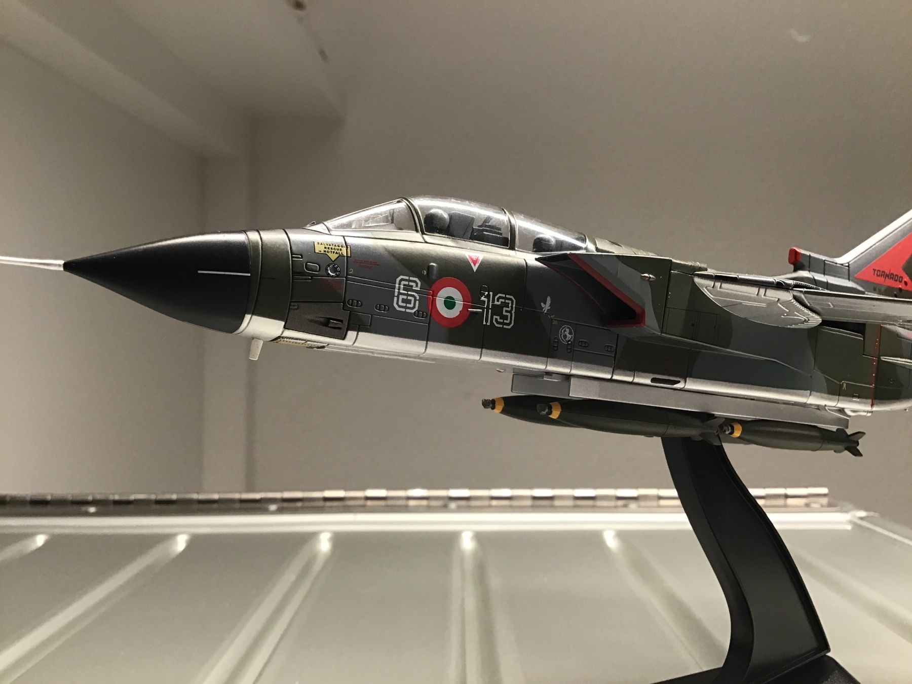 Kit di modellismo & Modellini statici: Modellflugzeug Tornado Ital. Luftwaffe,1:72, Metall – Usato da Männedorf venduto da Spezial-Modelle 4