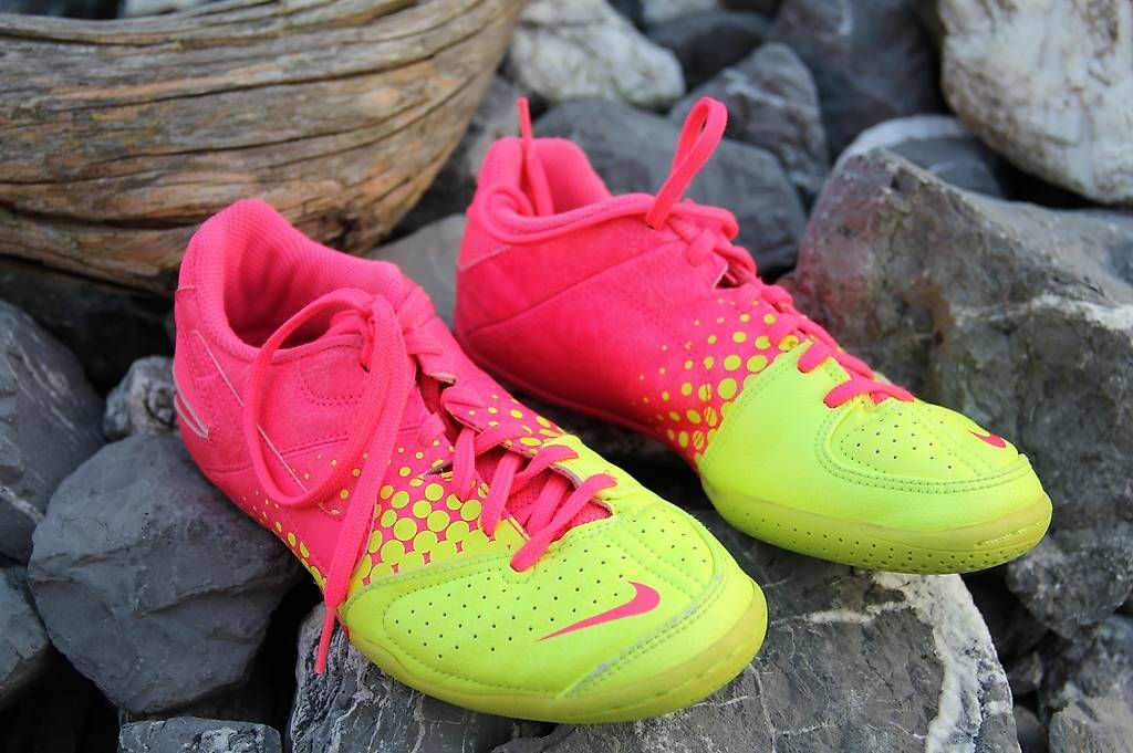 Scarpe per ragazzi: Cooler Nike Hallenschuh Gr. 33.5 – Usato da Lenggenwil venduto da Reto888