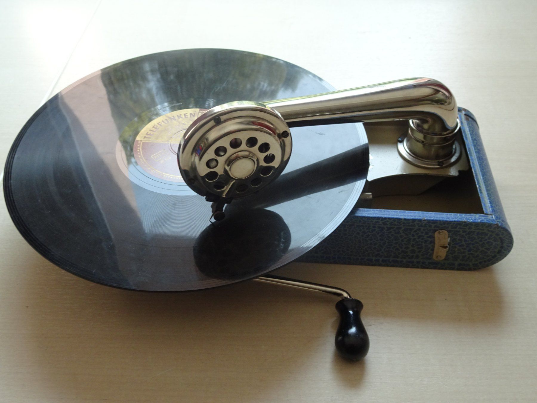 Thorens Giradischi: Mini Grammophon Thorens Excelda Plattenspieler Schellack – Usato da Goldswil b. Interlaken venduto da troedlermarkt-goldsw 1