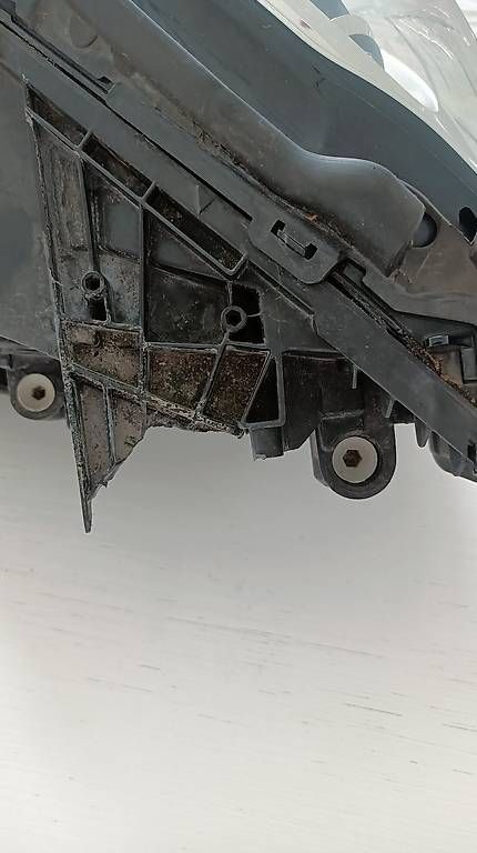 Mercedes-Benz Scheinwerfer: SCHEINWERFER W205 RECHTS A2059066502 – Defekt aus Zürich von a.kristensen 2