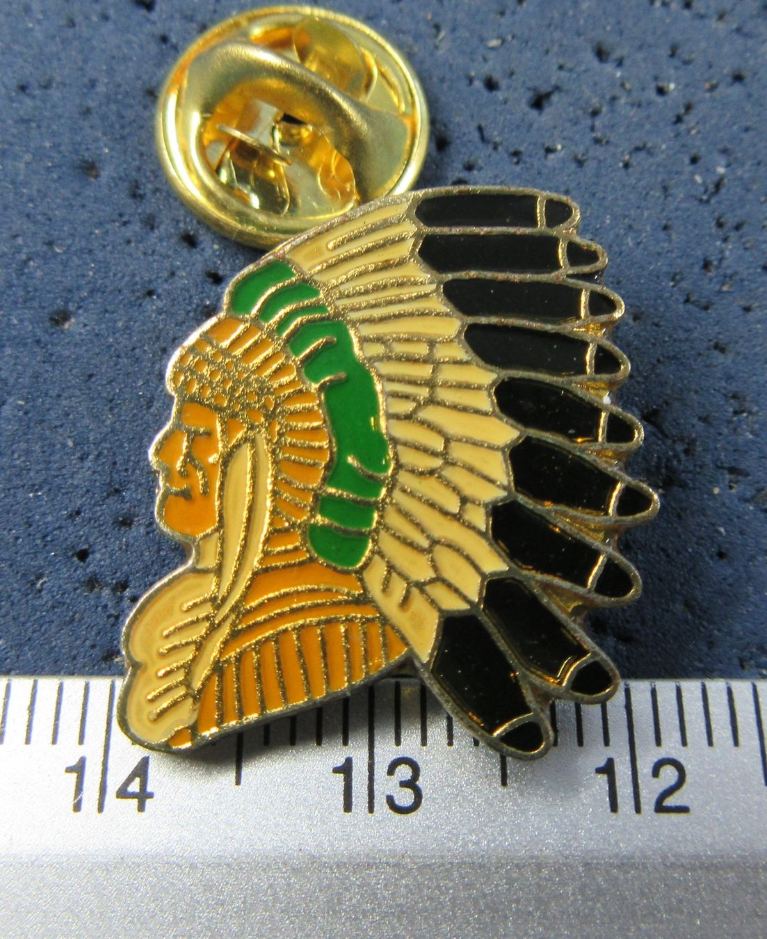 Plaketten & Abzeichen: INDIANER HÄUPTLING PIN – Gebraucht aus Ettingen von Hausi4711