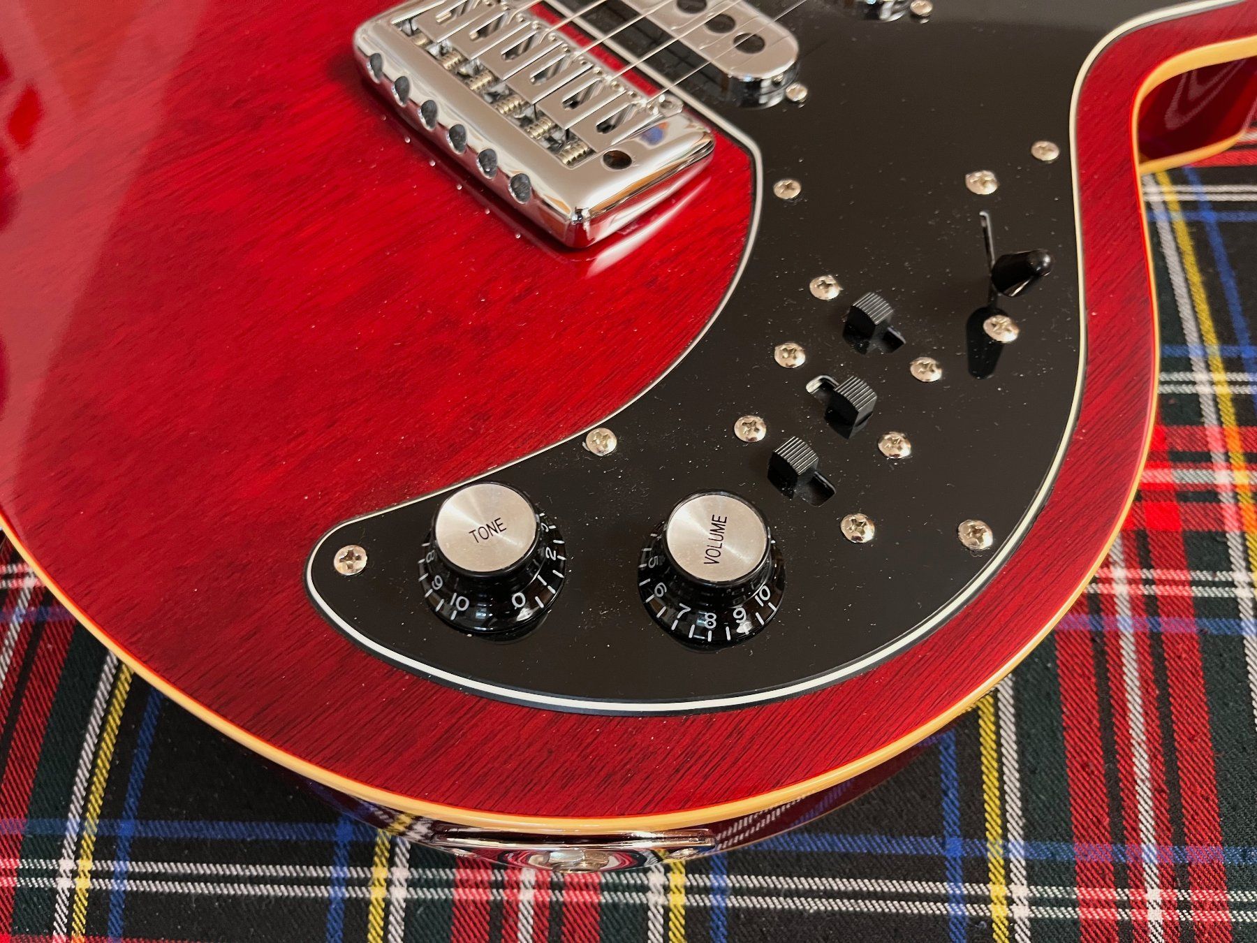Harley Benton Strumenti musicali: Harley Benton BM-75 Trans Red – Usato da Uster venduto da Wergra 2