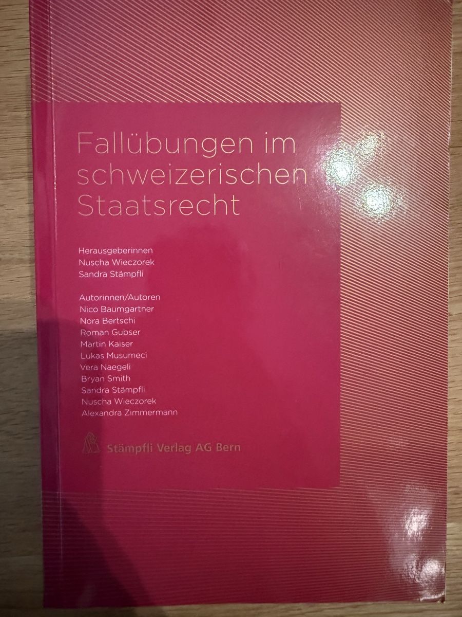 Libri: Fallübungen Schweizerisches Staatsrecht (2020) – Usato da Gockhausen venduto da nad_fv2p