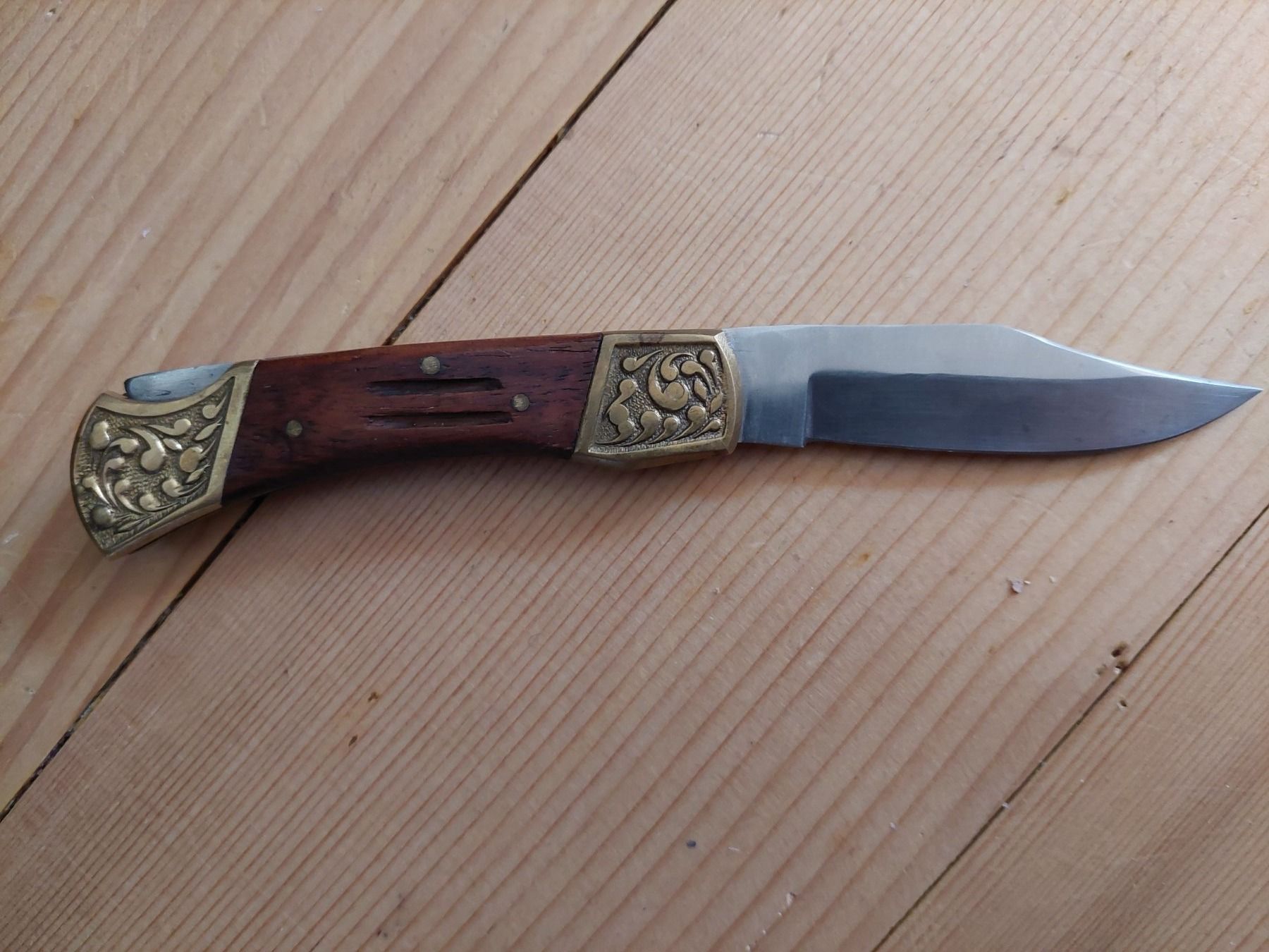 Coltelli tascabile: Très beau couteau Léopard à cran d'arrêt – Usato da marsens venduto da gag03 1