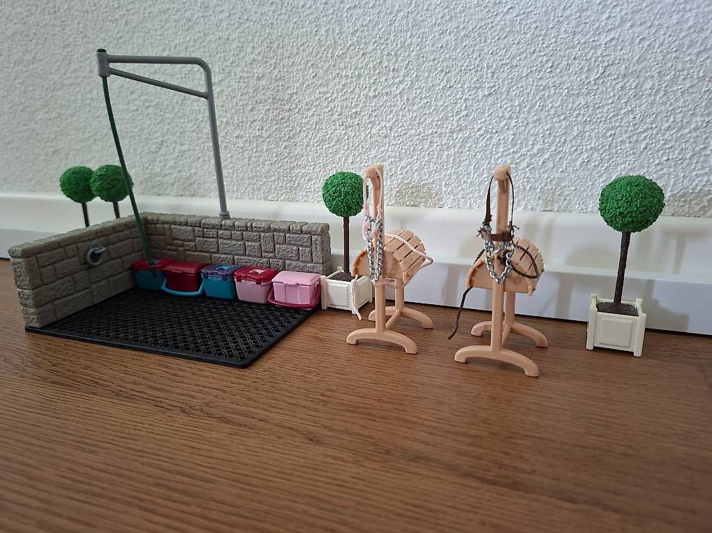 Spielzeuge: Schleich Set "Putzplatz" – Gebraucht aus Selzach von marczimi
