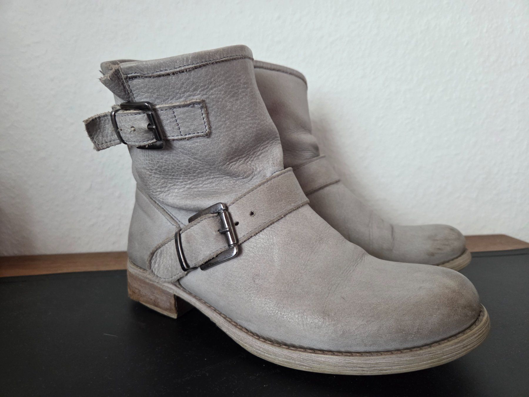 Scarpe da donna: Handmade Stiefeletten Leder grau – Usato da Zürich venduto da Stephs13
