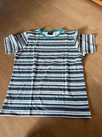 blau/weiss gestreiftes T-shirt