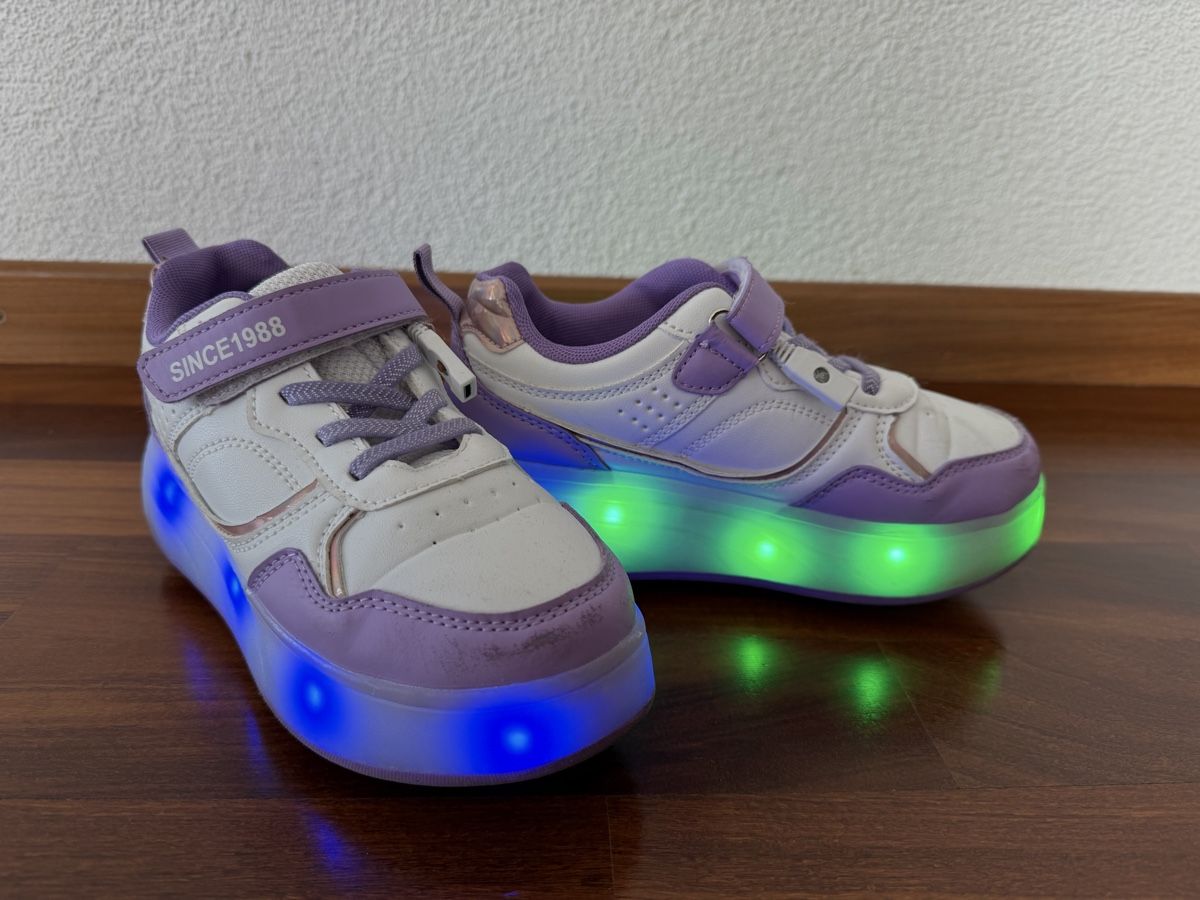 Scarpe per ragazze: Turnschuhe mit Rollen Gr. 34 – Usato da Glattpark(Opfikon) venduto da Glatt19 3