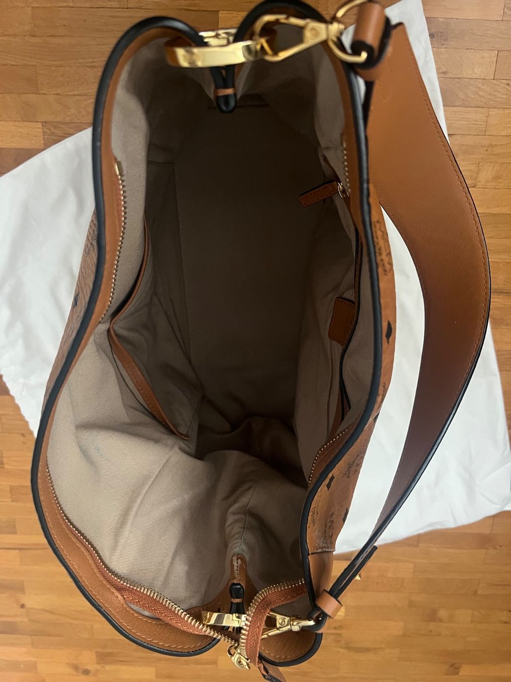 Mcm Borse da donna: MCM Hobo Bag large – Usato da Gossau SG venduto da ell_d27x 4