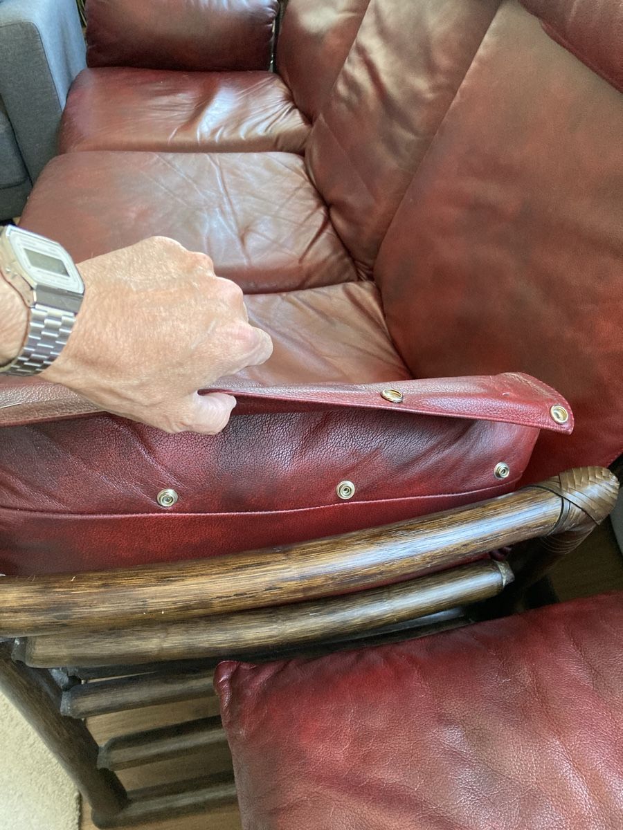 Poster & Bilder: Ledersofa – Gebraucht aus Stäfa von Bs80 2