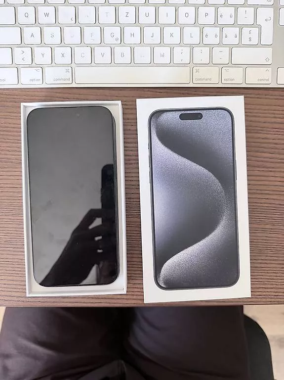 Portables: iPhone 15 Pro Max – D'occasion à Küttigen par evelineh04 1