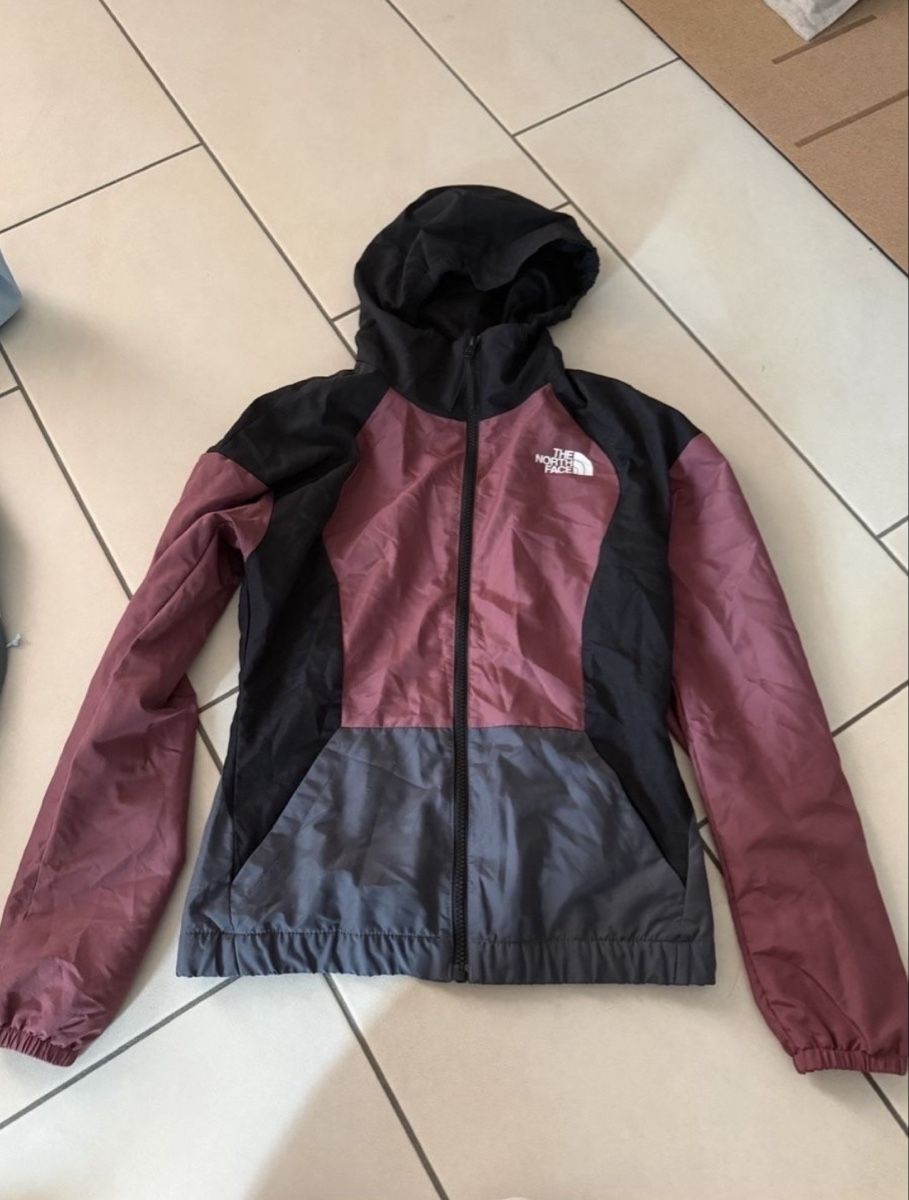 North Face Vestes: North Face Jacken XS/S – D'occasion à Windisch par _sru_