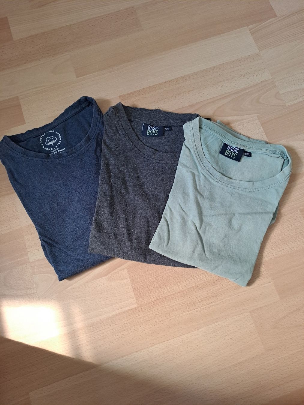 Lotti & Set di vestiti: 3 Jungen T-shirts – Usato da Rothenburg venduto da 123odermatt
