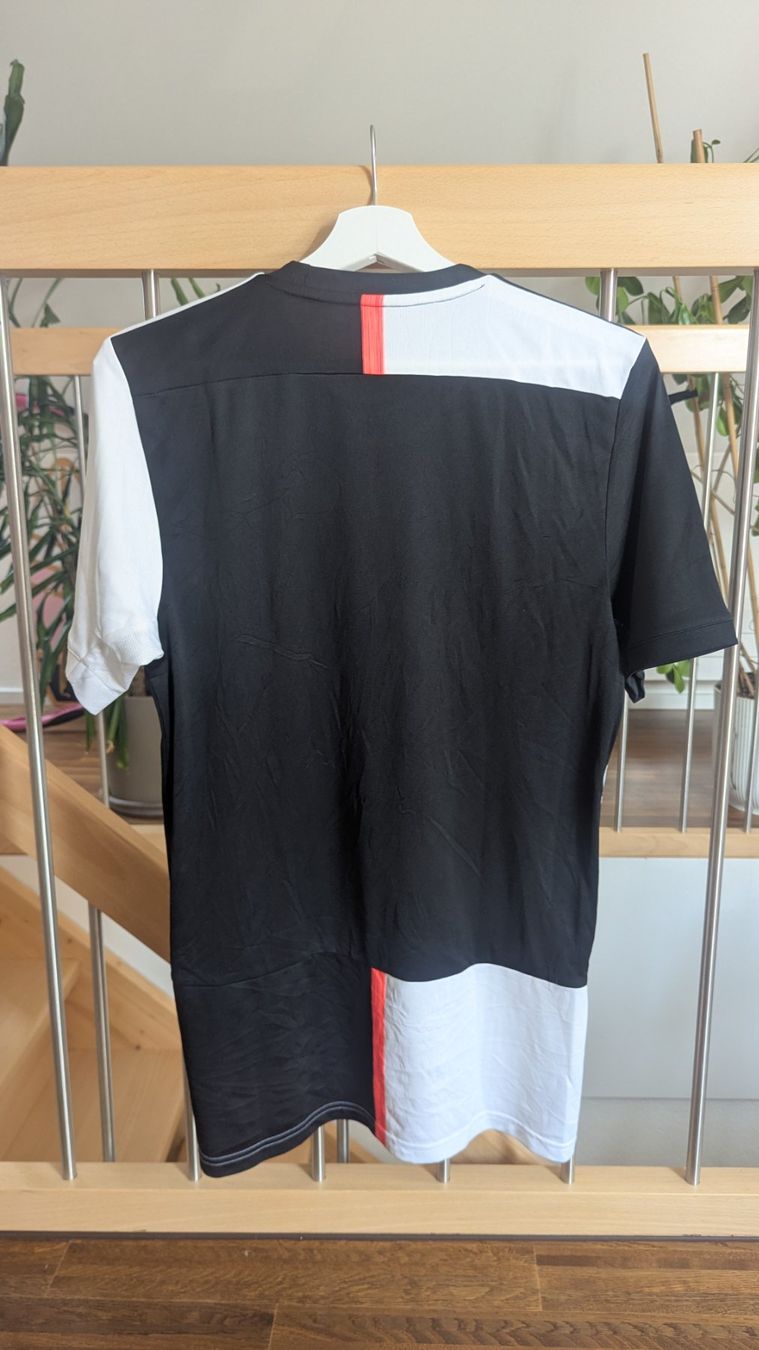 Adidas Leibchen & Hosen: Juventus Turin 2019-2020 Heim Grösse L – Gebraucht aus Zürich von DebsBre 1