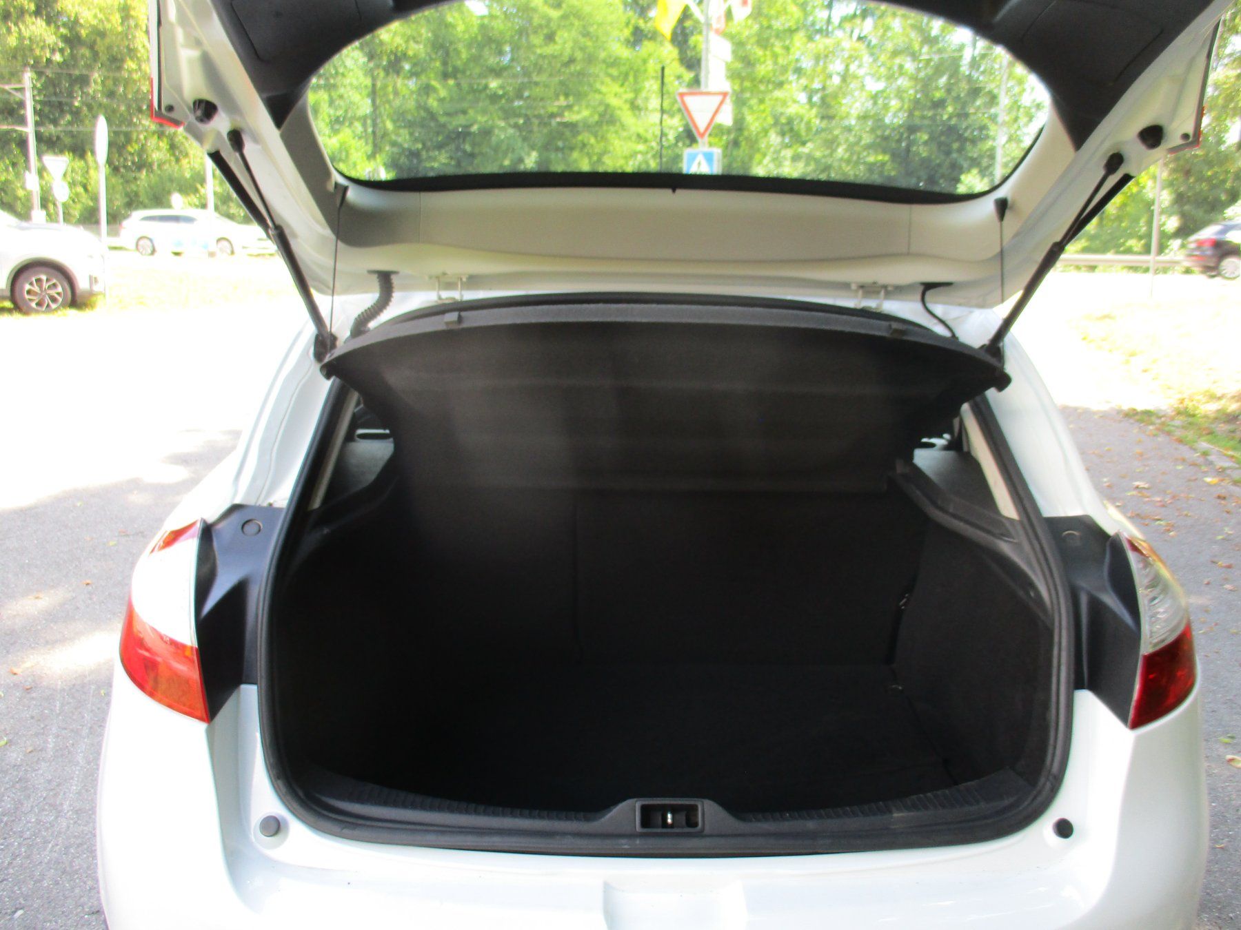 Renault Autos: Renault 1.4 ab MFK 06.2025 – Gebraucht aus Riedholz von Riedholz-Garage 8