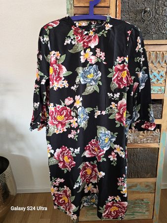 Kleid Bodyflirt Blumenmuster Schwarz Grösse 44 guter Zustand