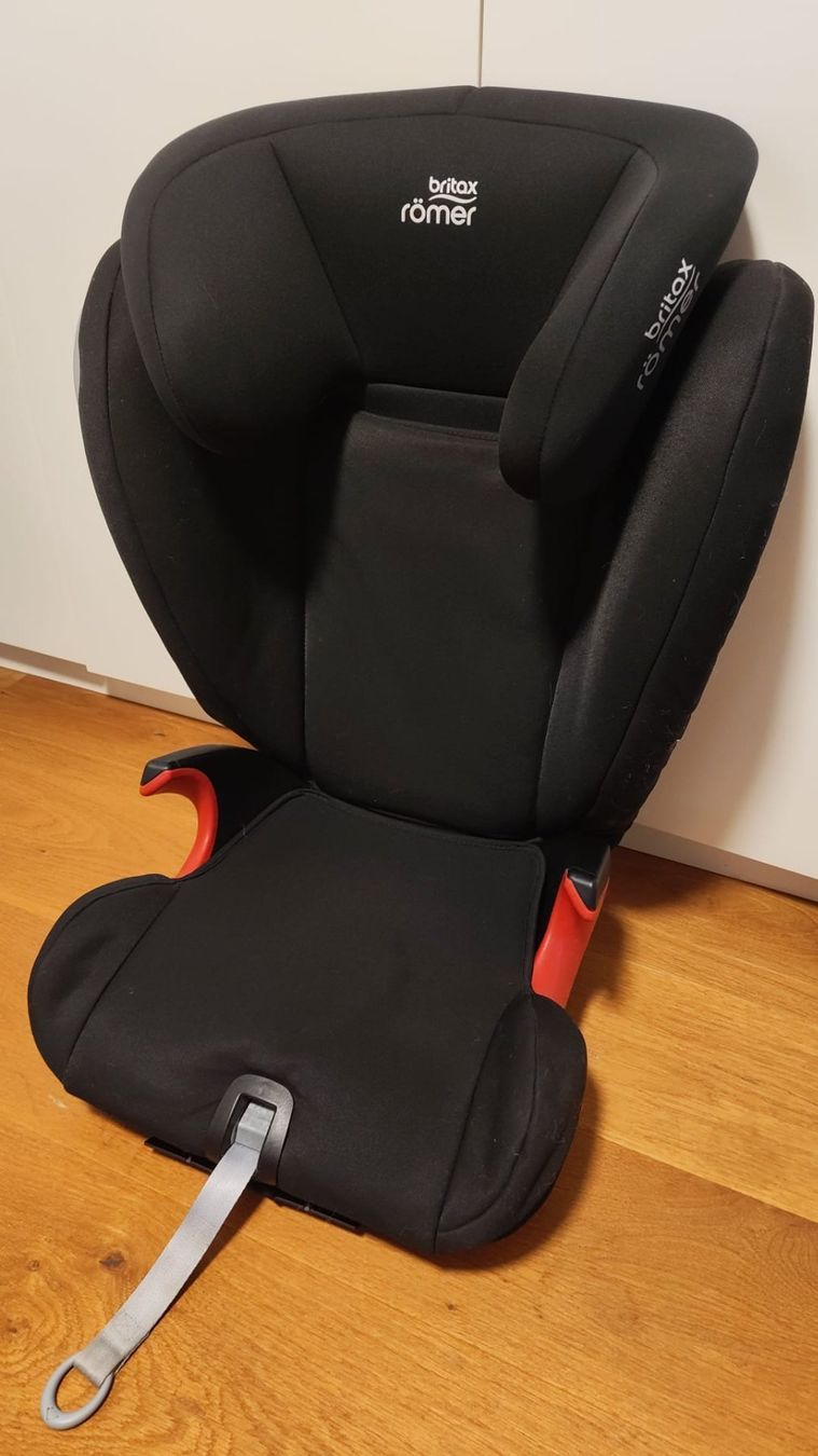 Britax Römer Seggiolini per auto: Kindersitz KIDFIX SL SICT – Usato da Madiswil venduto da Realmadman