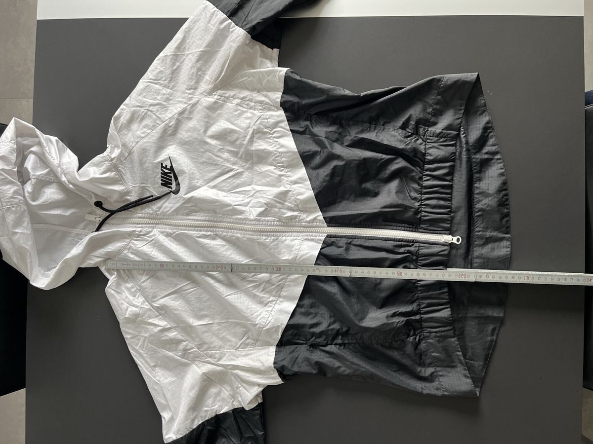 Nike Giacche: Veste Nike – Usato da Lutry venduto da meg_pk9l