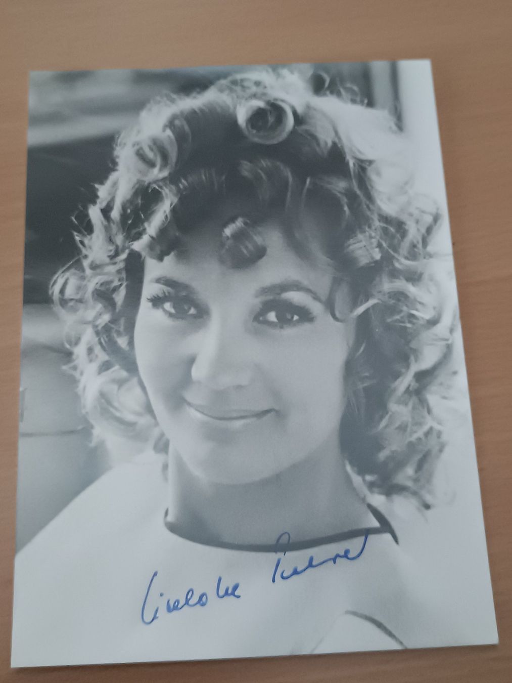 Autografi: Liselotte Pulver - handsignierte Autogrammkarte – Usato da Menziken venduto da Artographs