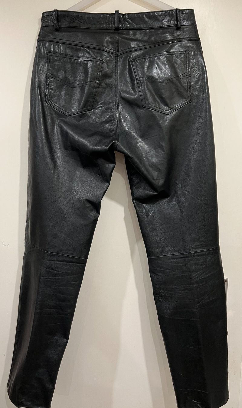 Hosen: Man leather pants / Mann Lederhose – Gebraucht aus Glattbrugg von  1