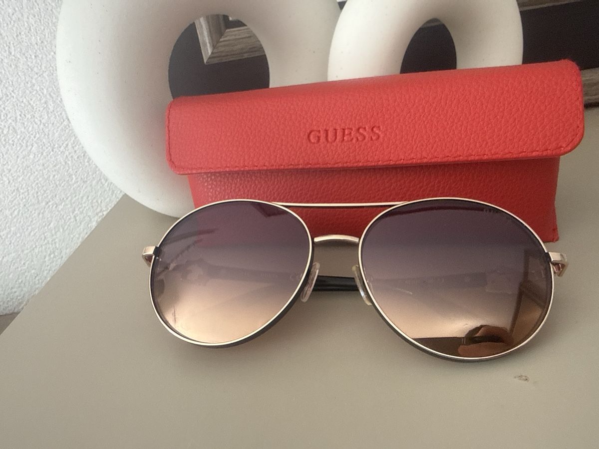 Guess Lunettes & Verres: Sonnenbrille Guess – D'occasion à Hausen AG par balisht