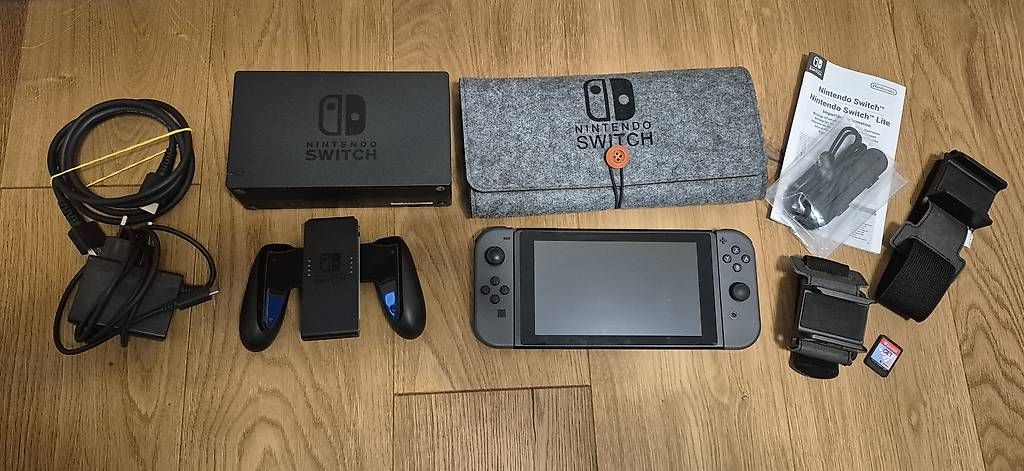 Nintendo Console: Nintendo Switch und Let's get fit – Usato da Ennetbaden venduto da dom_5nlb