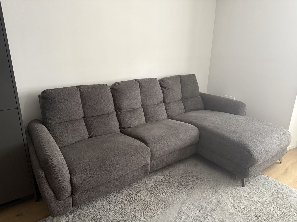 Sofas: Anthrazit Couch mit elektrischem Sitz – Gebraucht aus Diessenhofen von mar_7szp